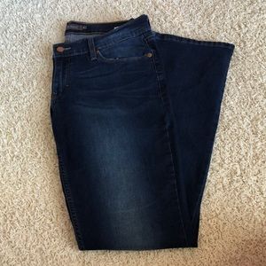 524 Levis bootcut jeans